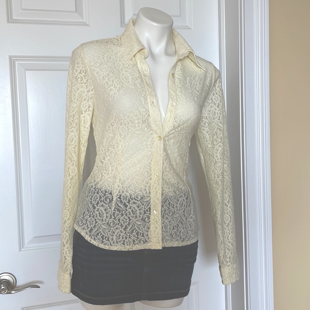 SALE Women’s Lace Stretch Top